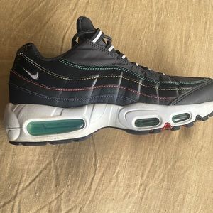 Boys Nike Air Max size 6.5